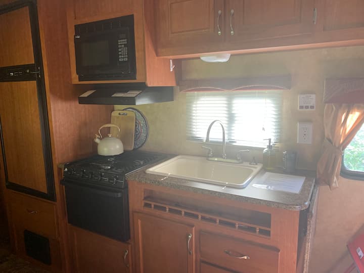 Waterfront Off Grid Camper - Tyson Lake Pines - Killarney, ON, Canadà
