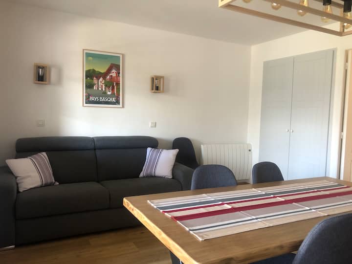 Destination Pays Basque – Appart 6 Pers. Piscine - Saint-Jean-Pied-de-Port