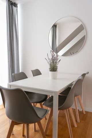 City Center Berlin Mitte 2141 “URBAN FLATS Berlin” gallery image 4