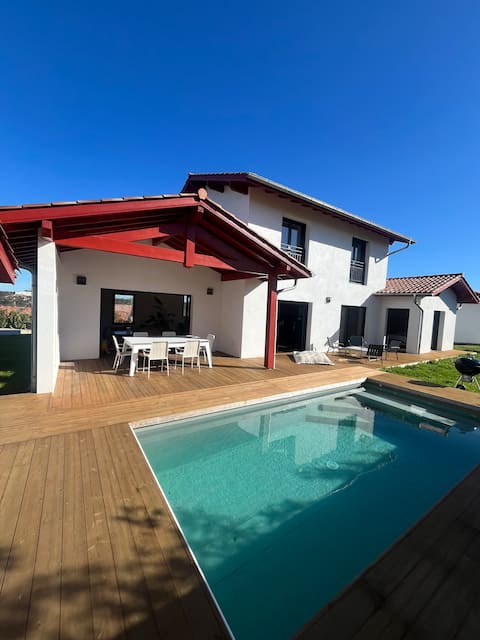 Bright Villa with Heated Pool Near Biarritz