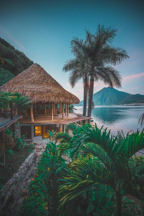 Luxury Villa at the Lakeshore