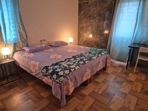 B 402 - room with terrace
