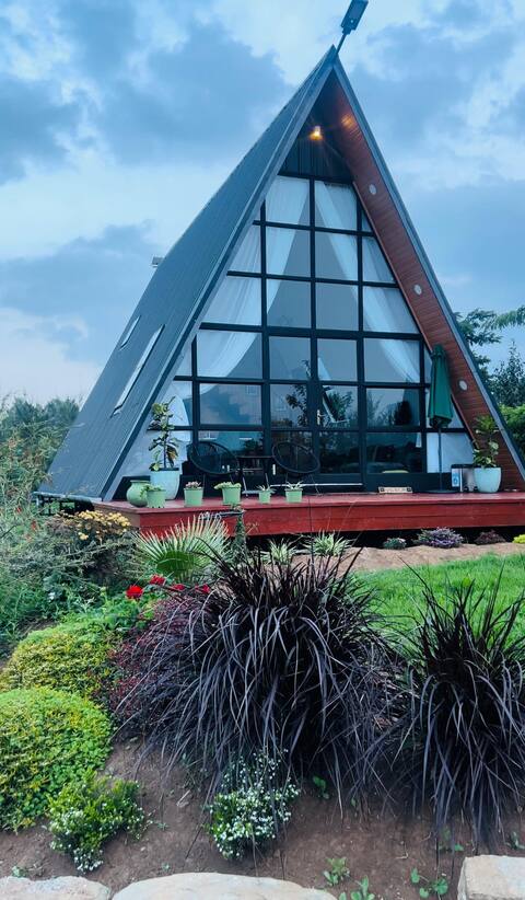 Cosy Off Grid Aframe cabin with lake view