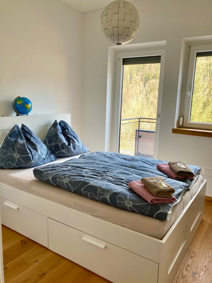 Schlafzimmer 2