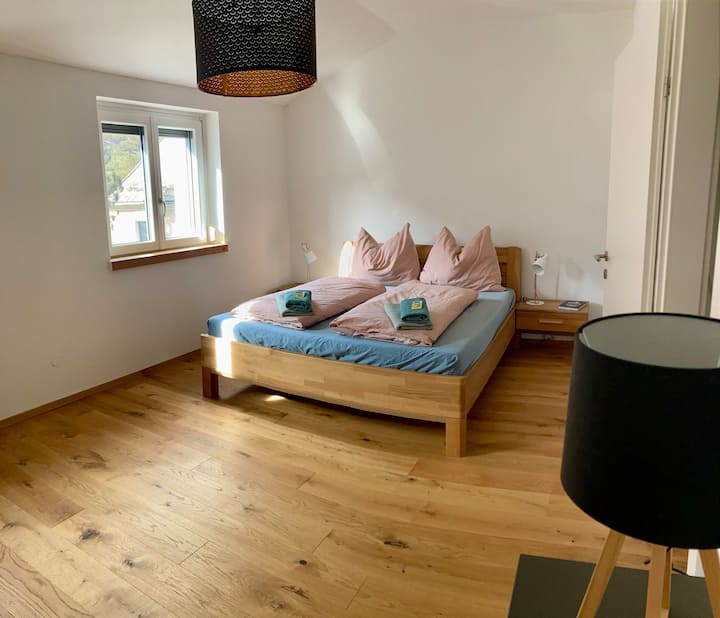Schlafzimmer 1