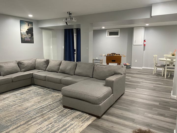 Modern Full Private Basement Retreat - Warrenton, VA