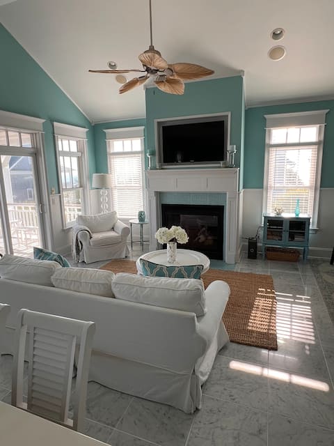 Top performing Airbnb: Beautiful ocean view home with elevator in Wrightsville Beach
