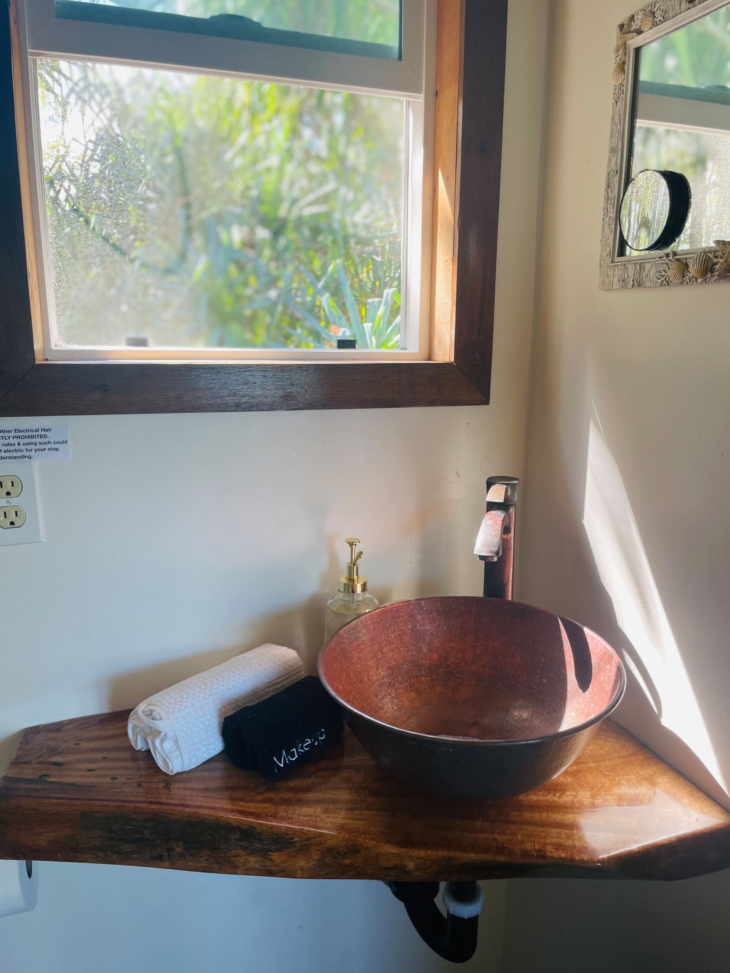 Home in Pahoa · ★4.95 · 1 bedroom · 2 beds · 1 private bath - Image 41