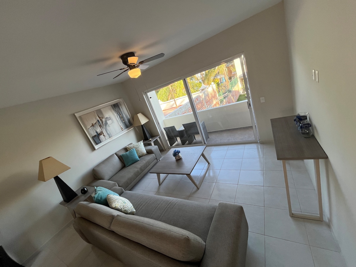 Anuncio de Airbnb popular: Luna Sol Apt. 1 Terraza BBQ Heated Pool Lake View en San Antonio Tlayacapan