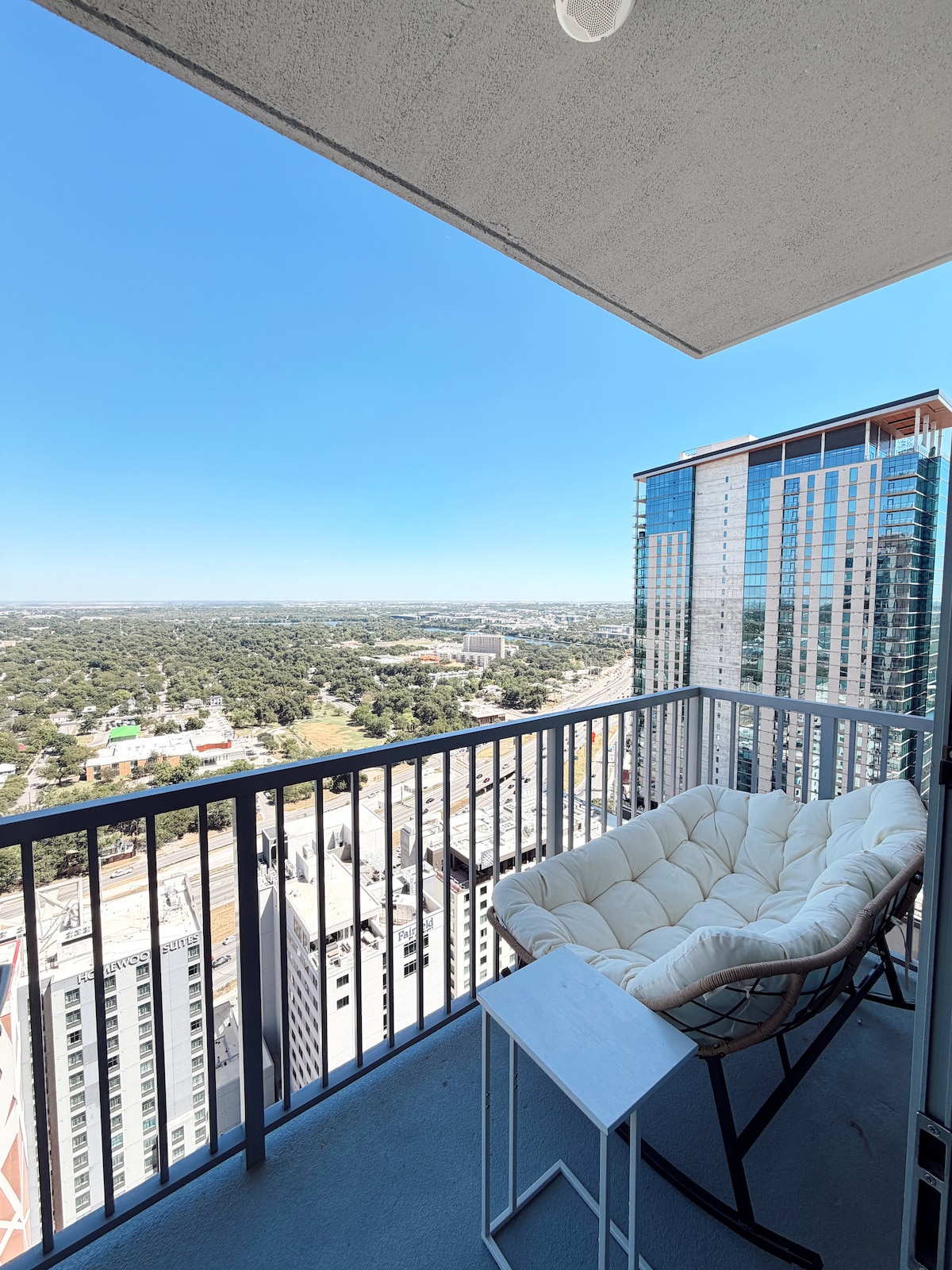 Rainey St Studio Apartment