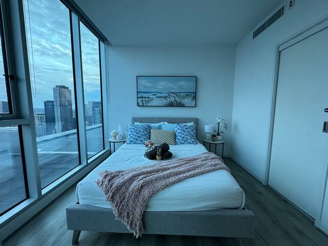 Stunning260°SKYHIGH&MountainVIEW#4BR2B#FreeParking gallery image 5