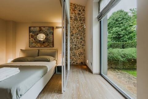 Villa with pool surrounded by nature Fiorentina