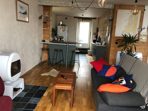 Popular Airbnb listing: Loft with your feet in the water in Landéda