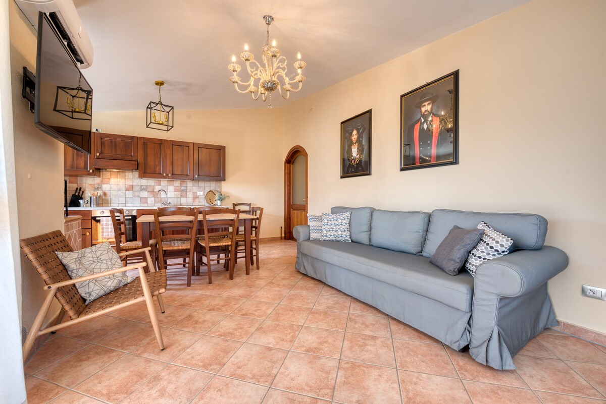 Top Airbnb: Torre del Falco Vacation Rental a Orosei