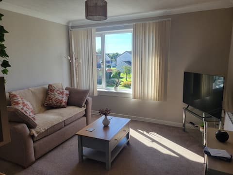 Successful Airbnb property: Edinburgh Flat in Drum Brae & Gyle