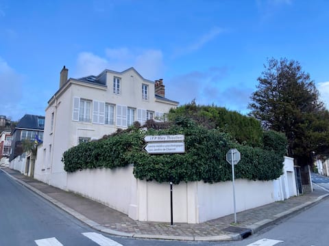 Family home - city center & beach