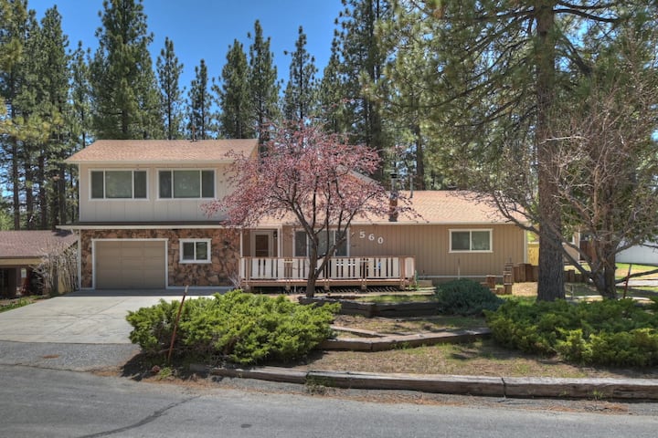 Pet Friendly! 2 Master Suites! Fenced Yard! - Big Bear, CA