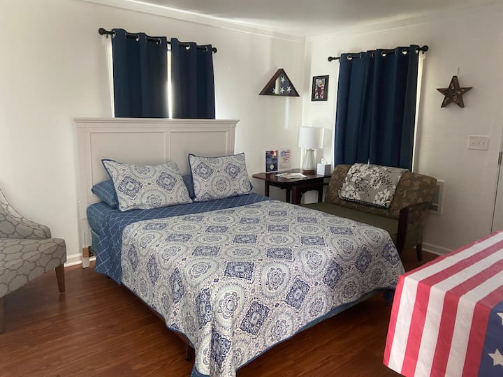 Patriotic Studio Stay Supports Our Veterans - High Point, NC