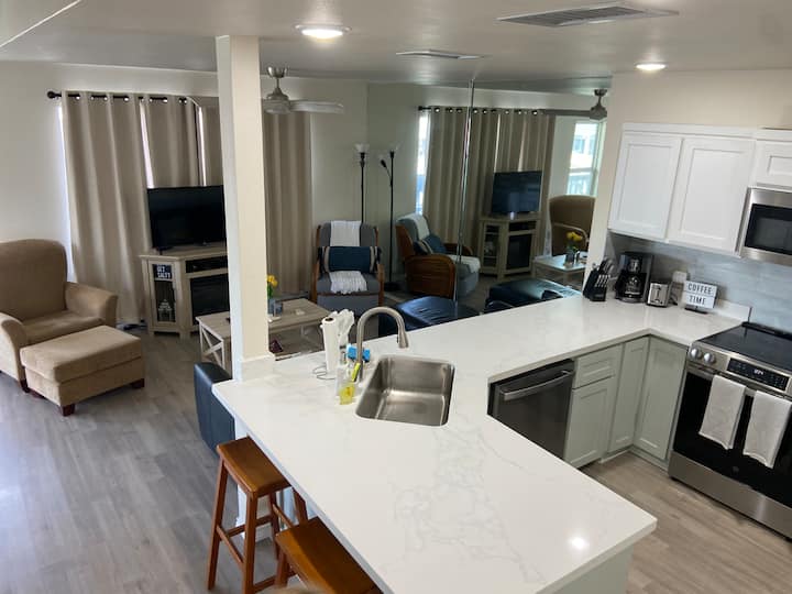 Waterfront W/ Dock | Sleeps 8 | Minutes To Spi - Port Isabel, TX