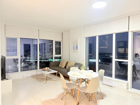 Top Airbnb: City Central 2b2b @Burnaby Metrotown in Metrotown