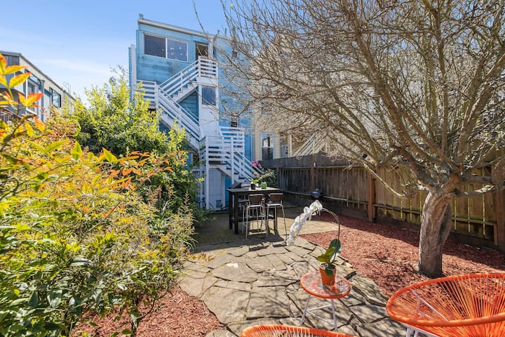 NOPA Home with beautiful view gallery image 3