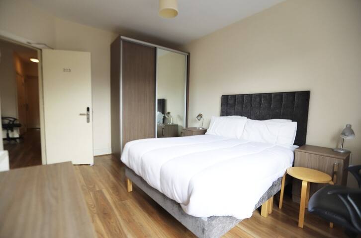 4 Bed 2 Bath City Centre