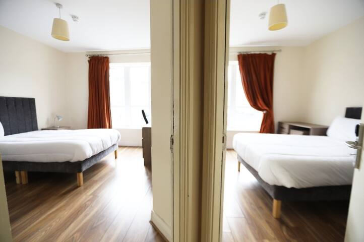 4 Bed 2 Bath City Centre gallery image 3