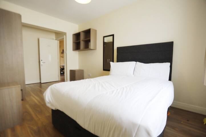 4 Bed 2 Bath City Centre gallery image 4