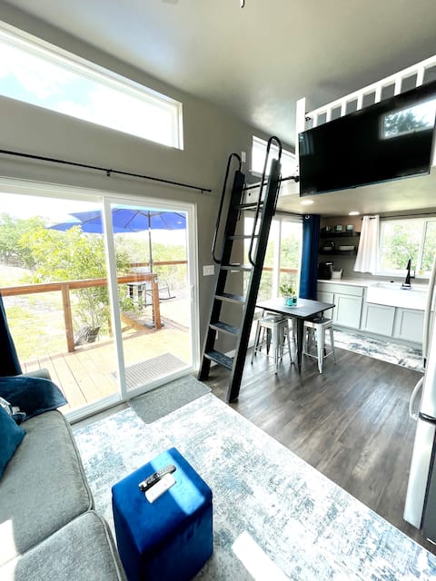 Popular Airbnb listing: Modern Cottage with Loft in Ingram