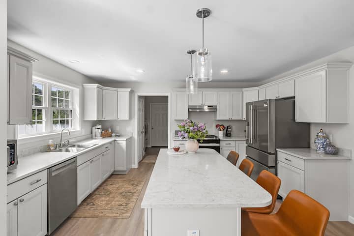 Brand New Luxury Beach House In Narragansett ! - Narragansett, RI