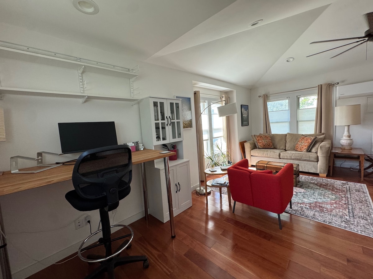 *Zilker Casita* Bright Private Guest House*
