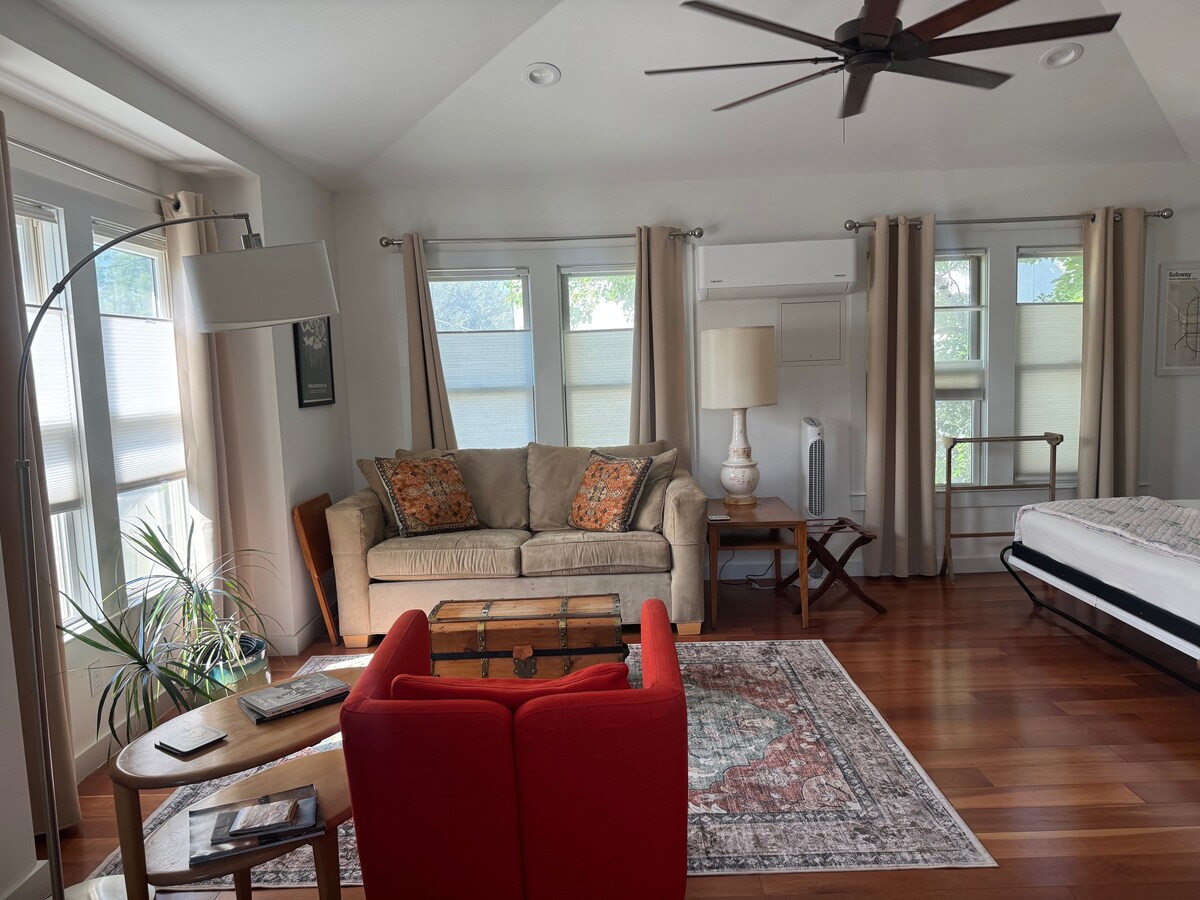 *Zilker Casita* Bright Private Guest House*