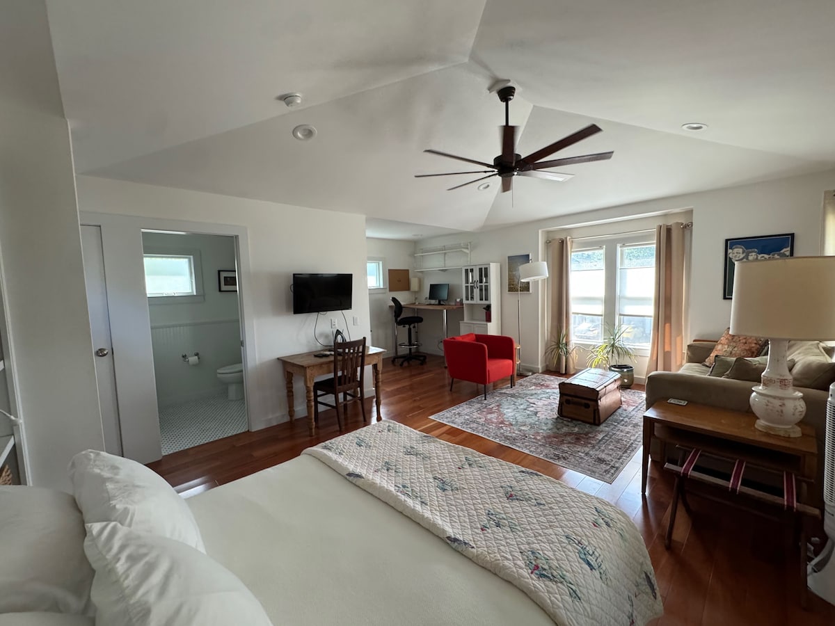 *Zilker Casita* Bright Private Guest House*