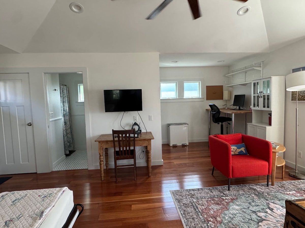 *Zilker Casita* Bright Private Guest House*
