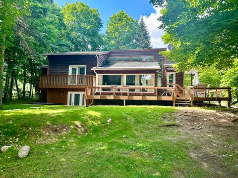Le Zen - Waterfront Cottage With Hot Tub & Wifi