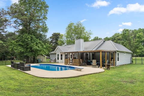 Race Day Escape | Private Pool Near Nascar Action