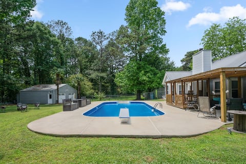 Race Day Escape | Private Pool Near Nascar Action