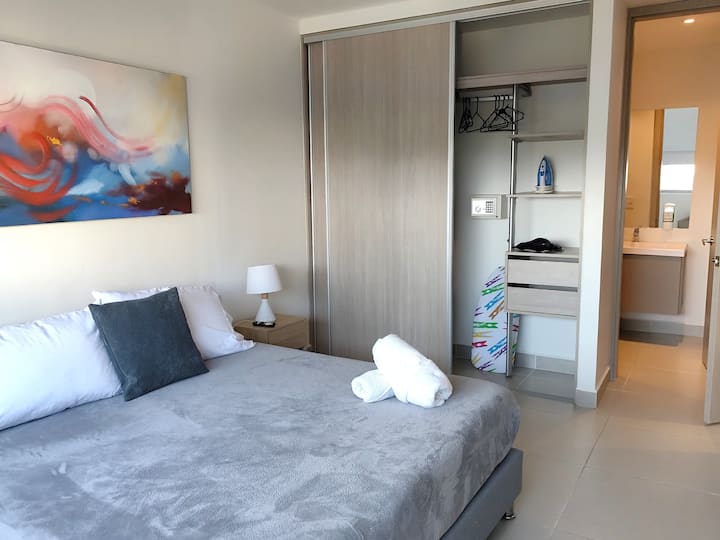 Schlafzimmer 1