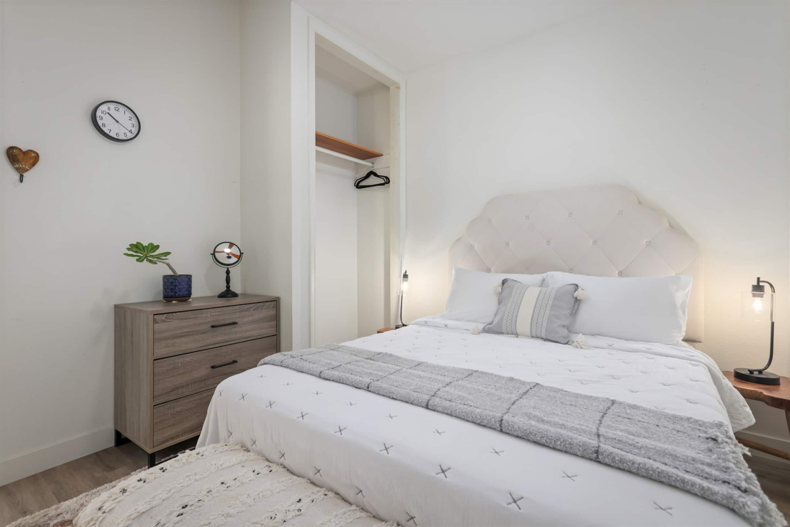 Guesthouse in Kailua-Kona · ★4.81 · 2 bedrooms · 3 beds · 1 private bath - Image 18