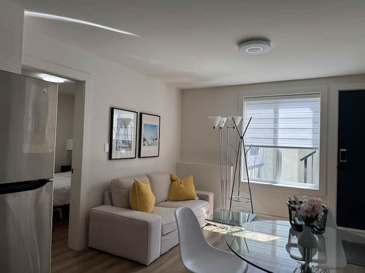 Modern, Brand New 2 Bedroom Guest Suite - Burnaby - Burnaby