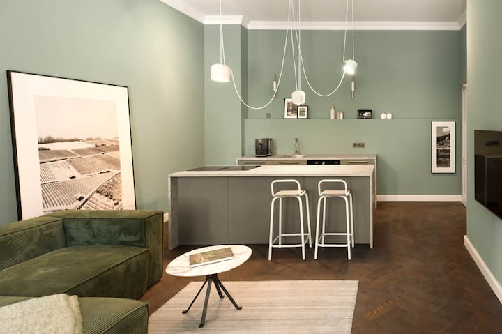 Green oasis with terrace, garden and sauna