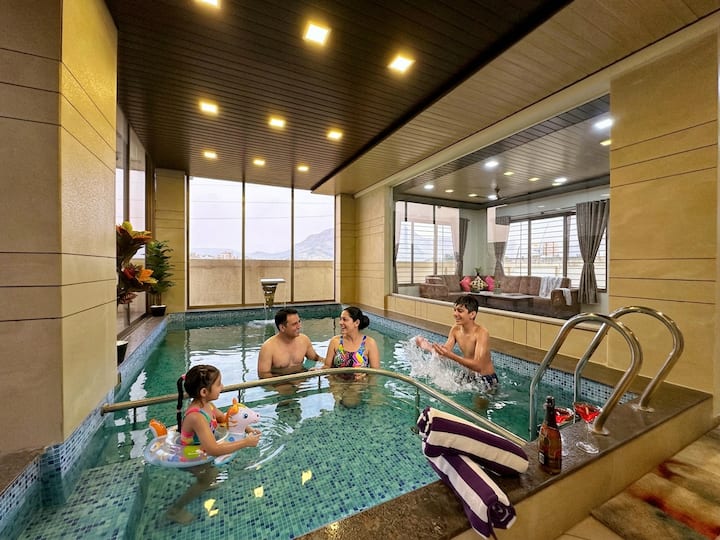 Kings Mansion 3 Bhk | Private Indoor Pool & Lawn - Igatpuri