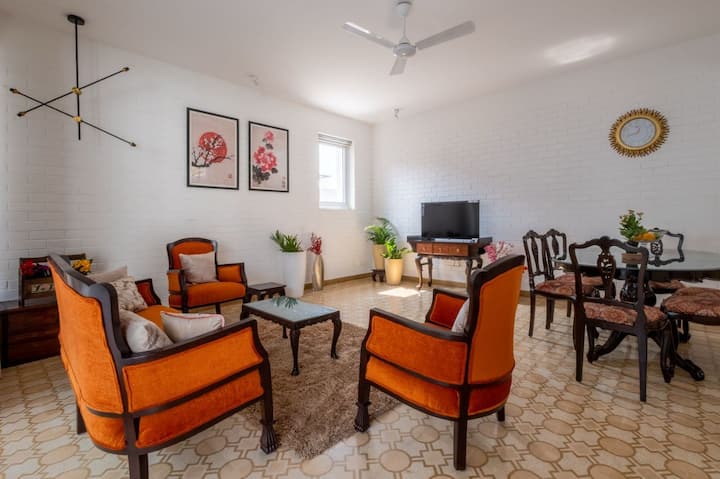 Living room image 8