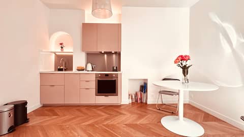 Successful Airbnb property: Quiet and modern in the heart of the Marais in Paris