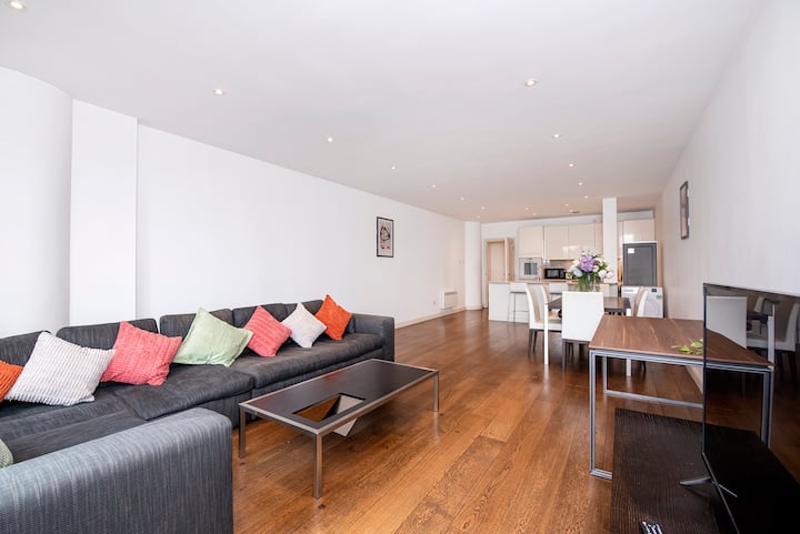 2 Bed Central Maissonette - Wembley - London