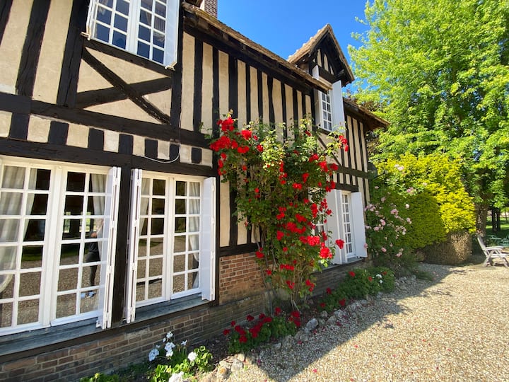 Gîte Authentique Dans Une Propriété Avec Piscine - Normandía