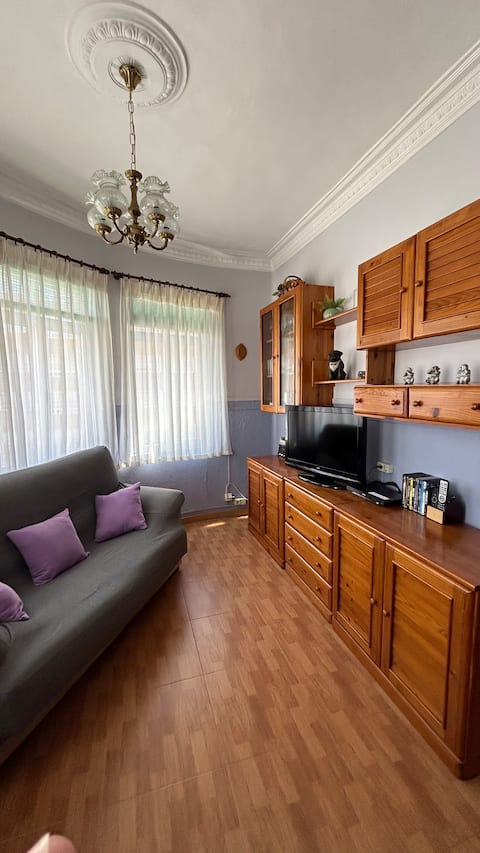 Anuncio de Airbnb popular: Apartment in Estrada Castela de Ferrol en Ferrol
