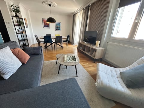 Top Airbnb: Bright 100 m tram access center port oceanopolis in Brest