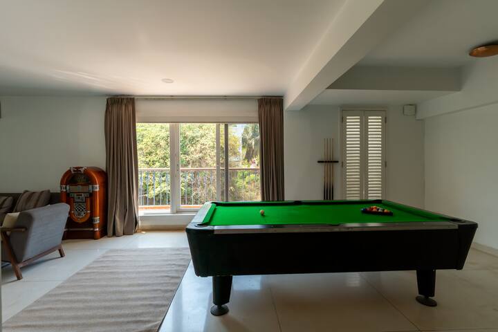 Living room image 3