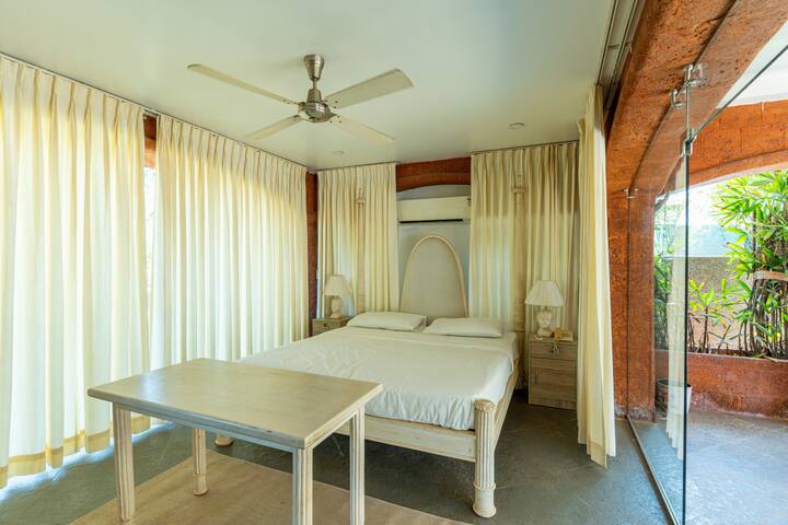 Bedroom 2 image 1